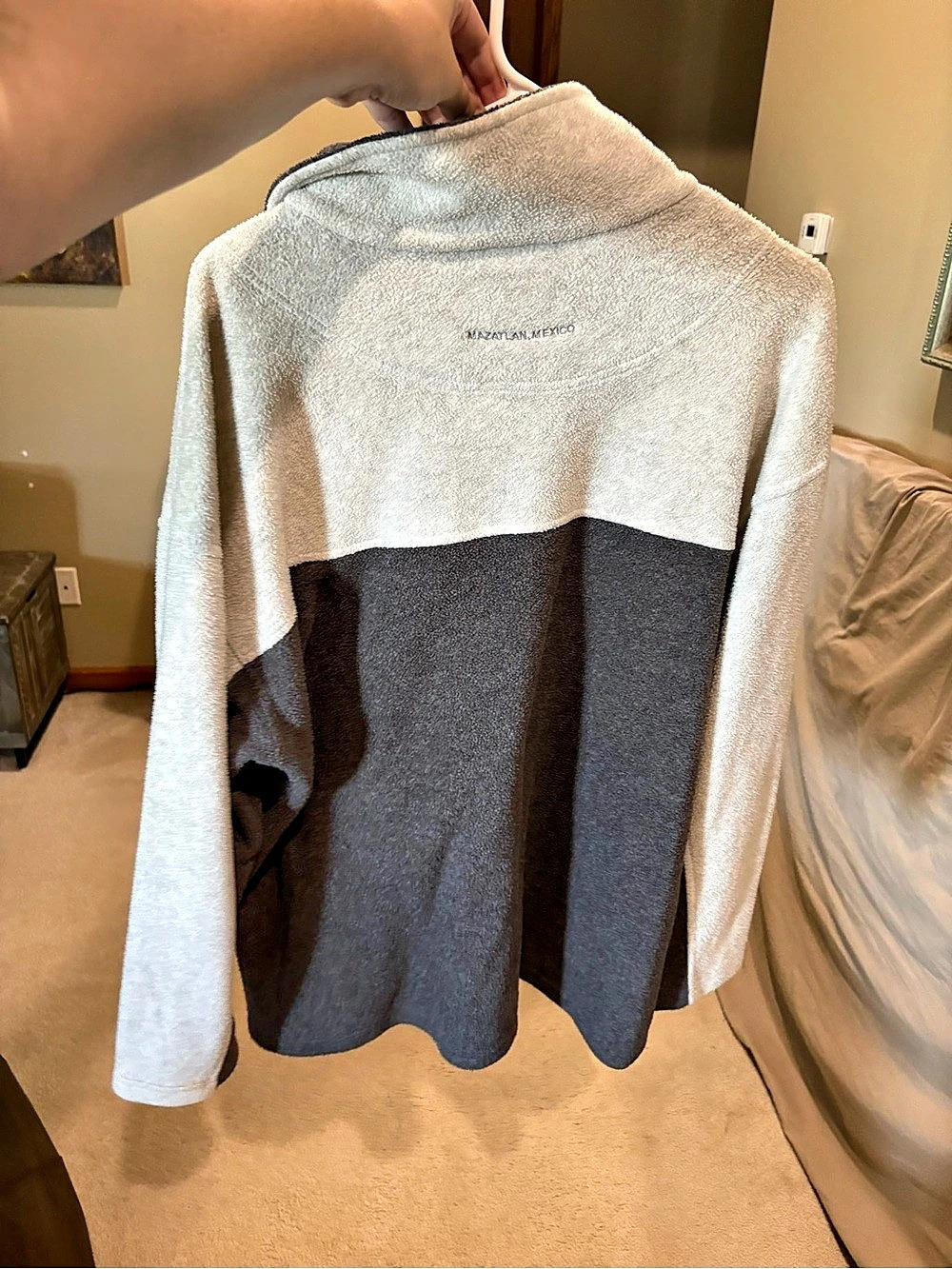 Señor Frogs Sergio Valente Color Block Fleece Quarter-Zip Medium